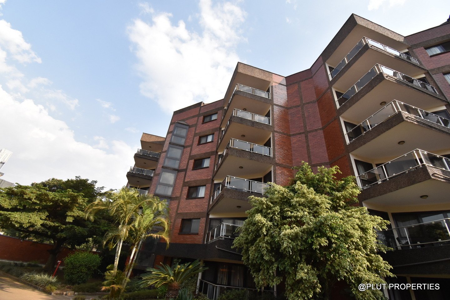 Rent 3 bedrooms in Kacyiru plut properties (14) Rent 3 bedroom in Kacyiru