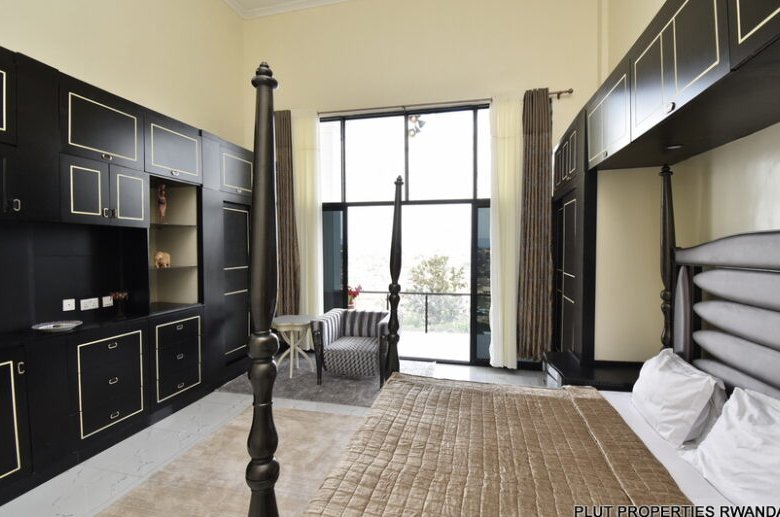 Semi-Detached House for Rent in Zindiro.