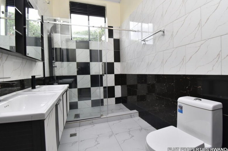 Semi-Detached House for Rent in Zindiro.