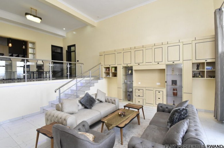 Semi-Detached House for Rent in Zindiro.