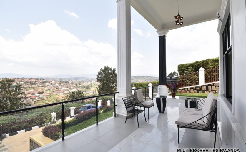 Semi-Detached House for Rent in Zindiro.