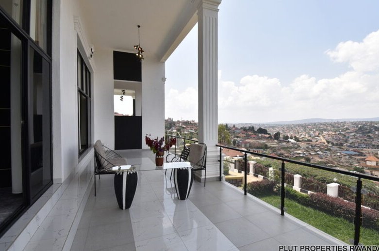Semi-Detached House for Rent in Zindiro.