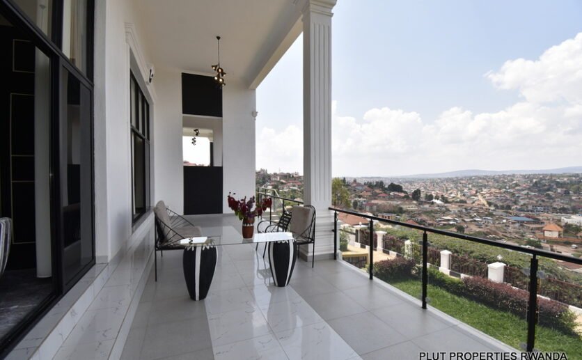 Semi-Detached House for Rent in Zindiro.