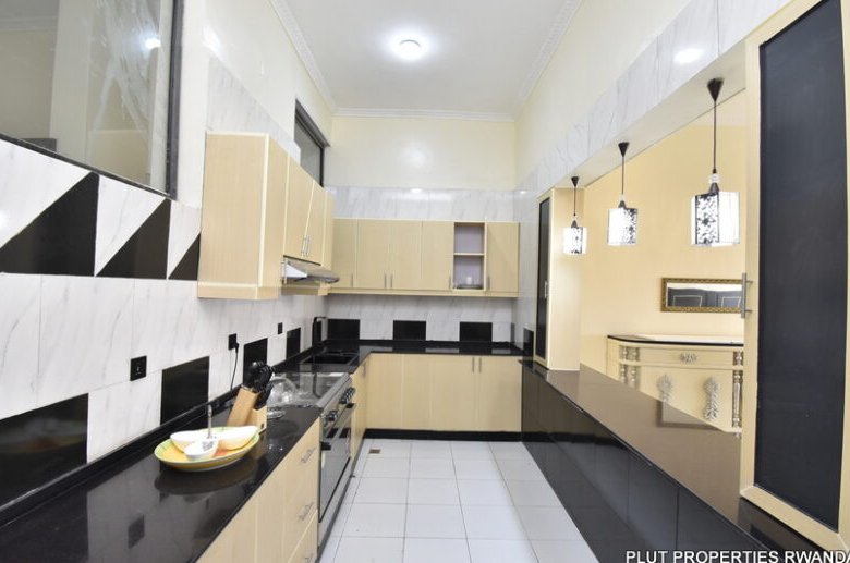 Semi-Detached House for Rent in Zindiro.