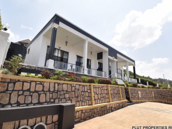 Semi-Detached House for Sale in Zindiro. 