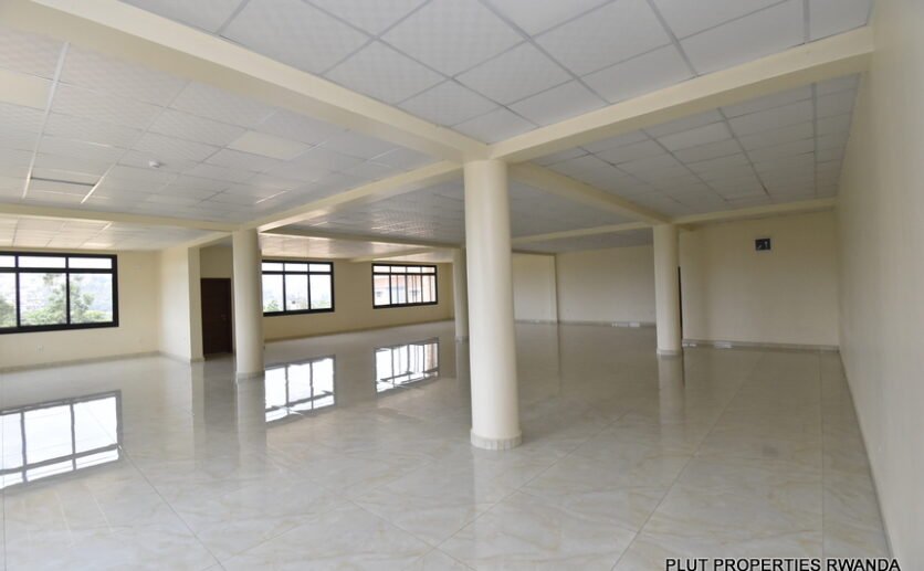 Warehouse and offices for rent in Masoro