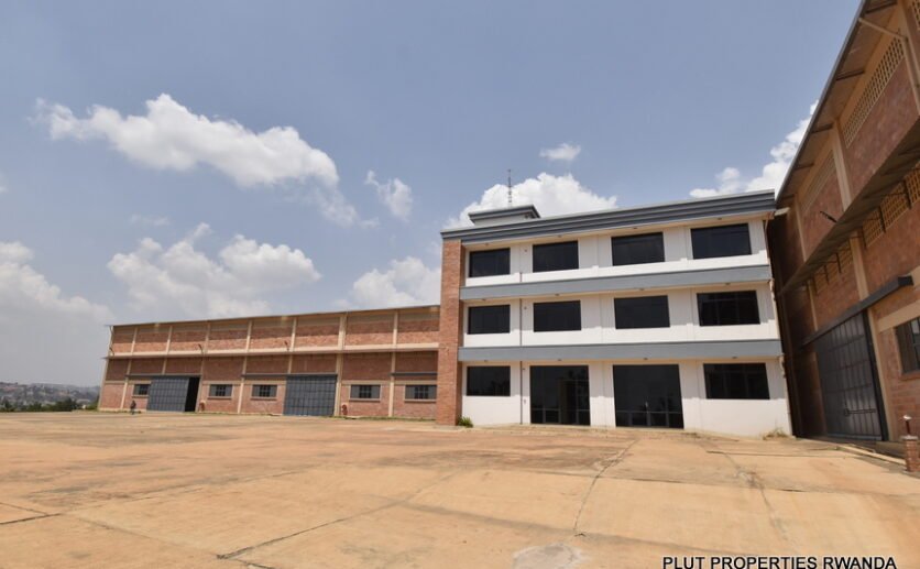 Warehouse and offices for rent in Masoro