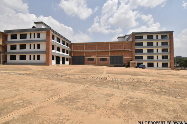 Warehouse and offices for rent in Masoro