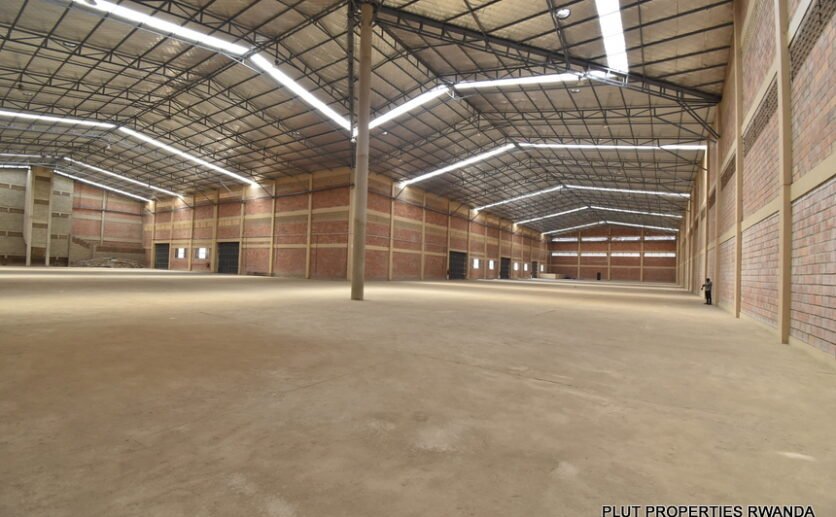 Warehouse and offices for rent in Masoro