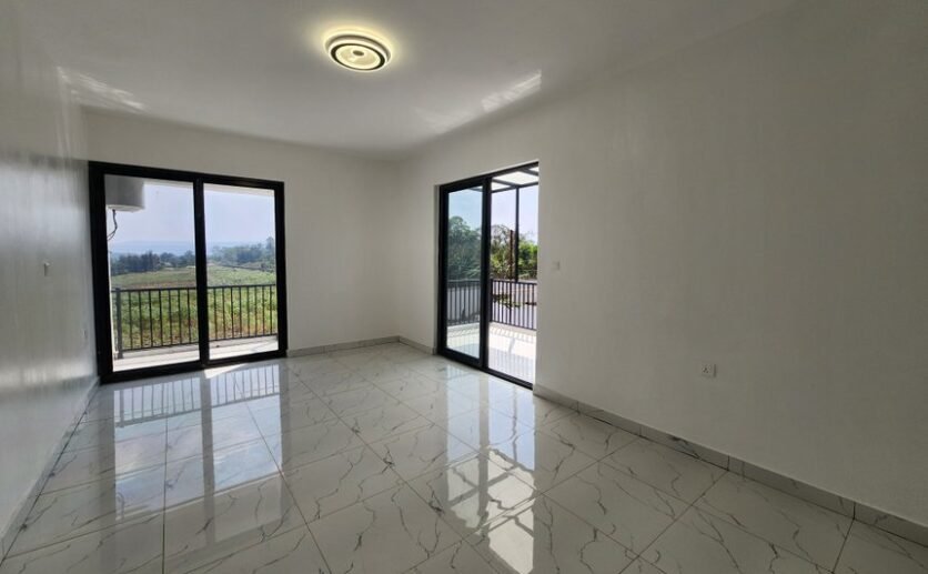 Kinyinya 4 bedrooms for rent. 