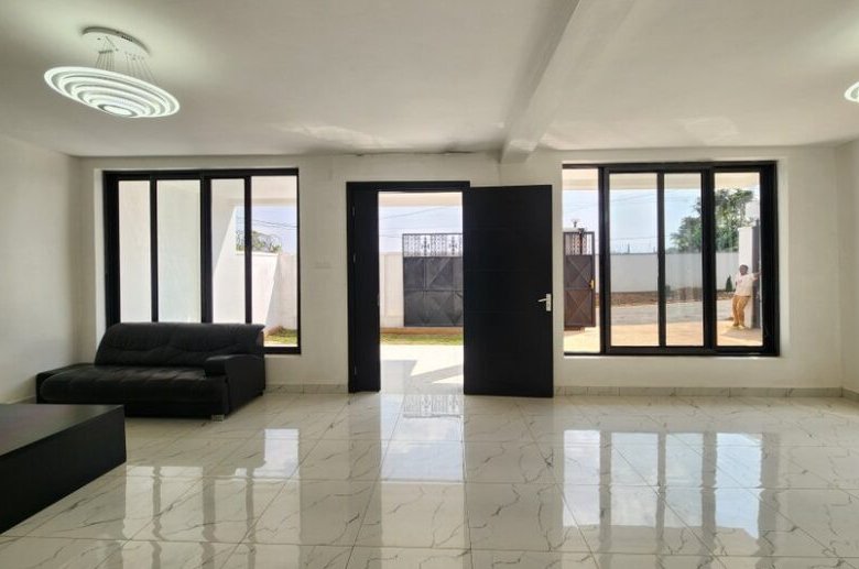 Kinyinya 4 bedrooms for rent. 