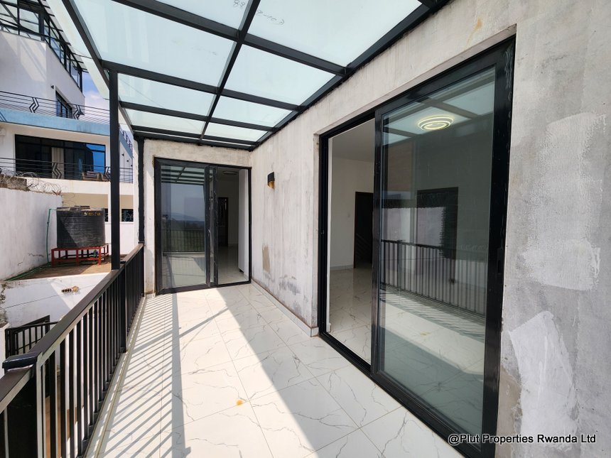 Kinyinya 4 bedrooms for rent. 
