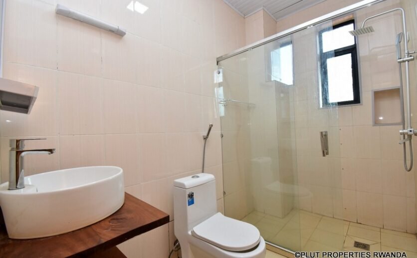 Apartment for rent in Karama
