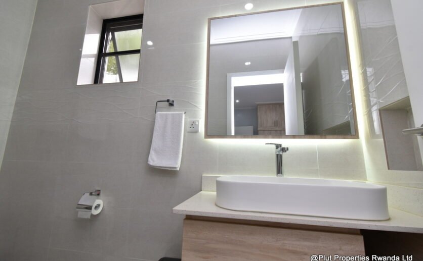 Serviced 2 Bedroom Apartment for Short-Term Rent