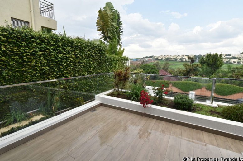 Serviced 2 Bedroom Apartment for Short-Term Rent