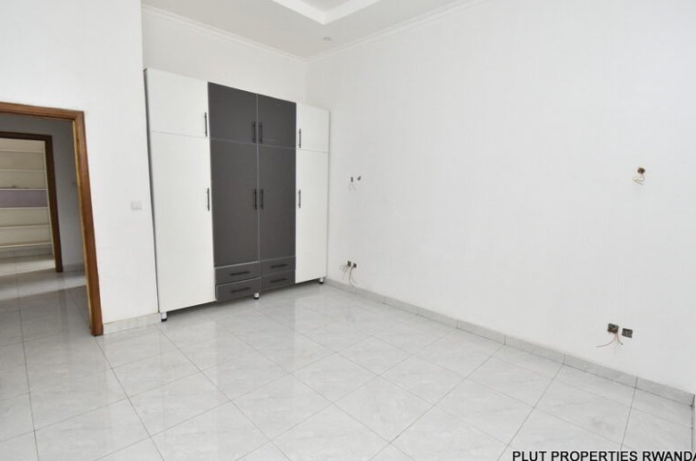 Beautiful house for sale in Kicukiro Kagarama.