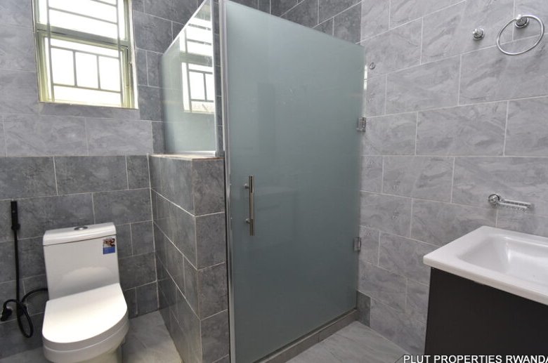 Beautiful house for sale in Kicukiro Kagarama.