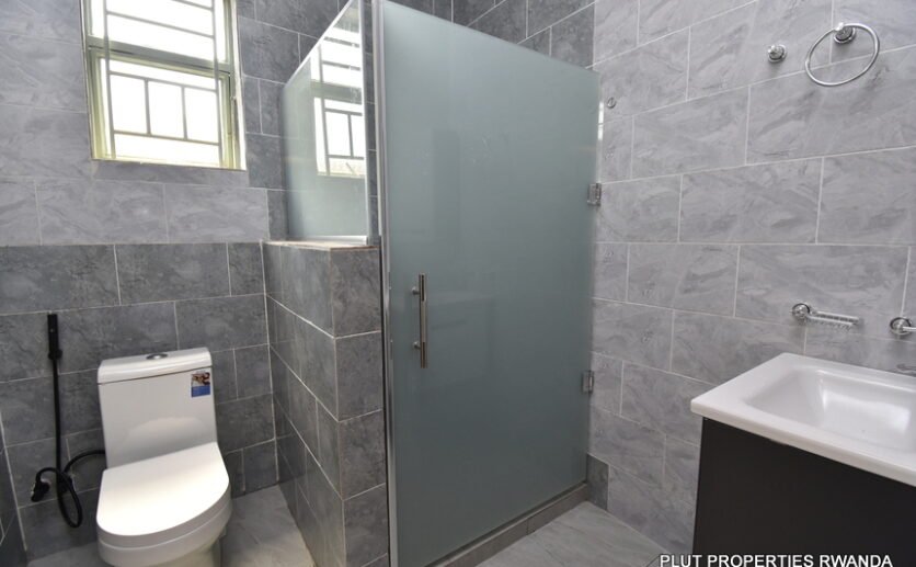 Beautiful house for sale in Kicukiro Kagarama.