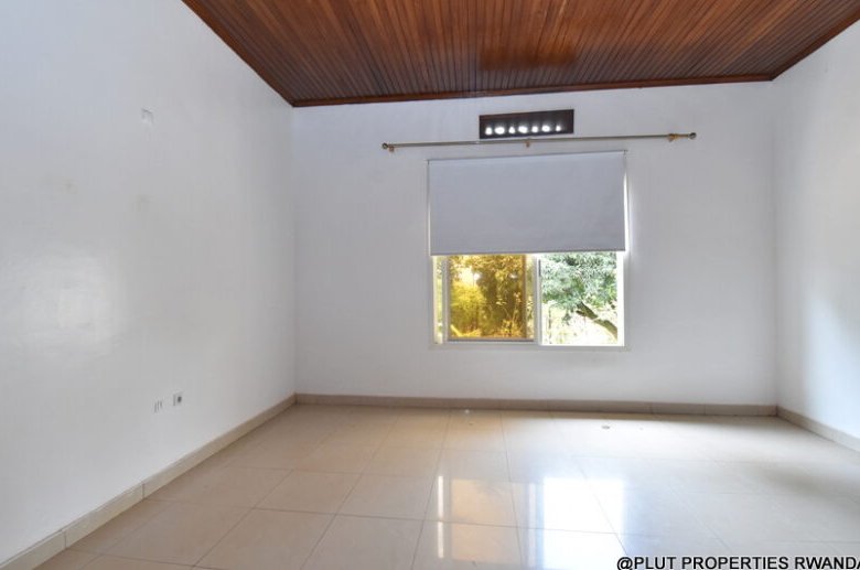 Beautiful unfurnished house for rent in Kiyovu 