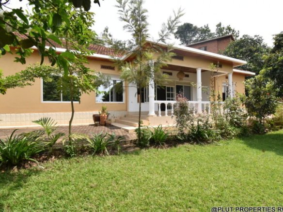 Beautiful unfurnished house for rent in Kiyovu 