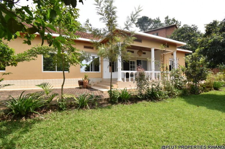 Beautiful unfurnished house for rent in Kiyovu 