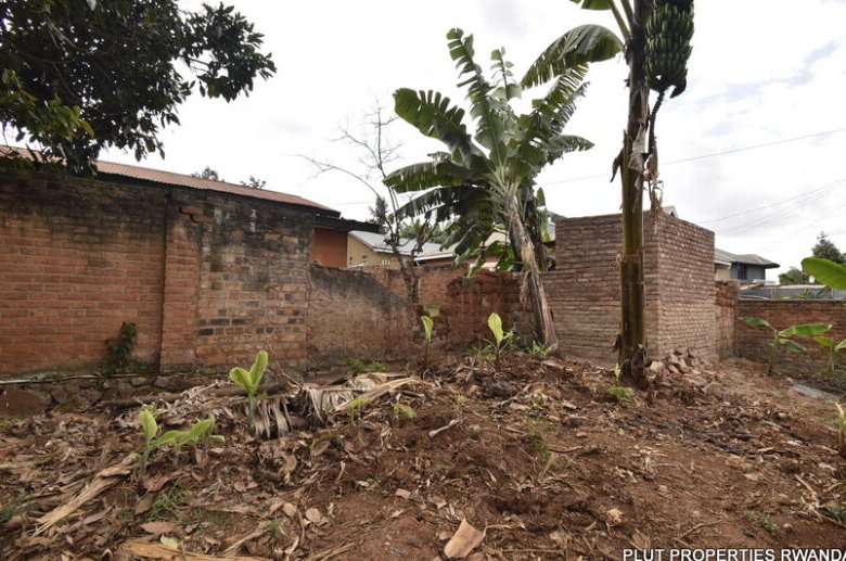 Big plot for sale in Kigali Nyamirambo. 