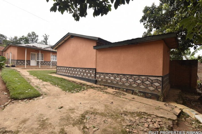 Big plot for sale in Kigali Nyamirambo. 