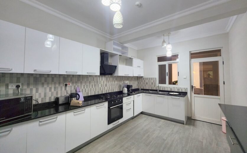 canaan-golf-apartment-ground-floor-for-rent-plut-properties-rwanda-7-836×517 Canaan Golf Apartments, 3-Bedroom Furnished Apartment for Rent
