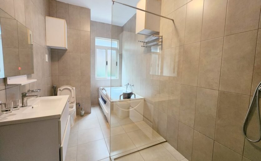 canaan-golf-apartment-ground-floor-for-rent-plut-properties-rwanda-8-836×517 Canaan Golf Apartments, 3-Bedroom Furnished Apartment for Rent