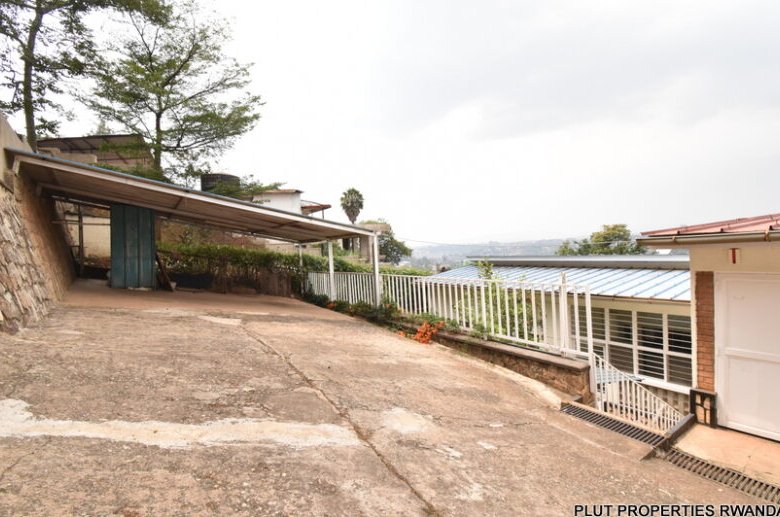 Fully furnished house for rent in Kiyovu.