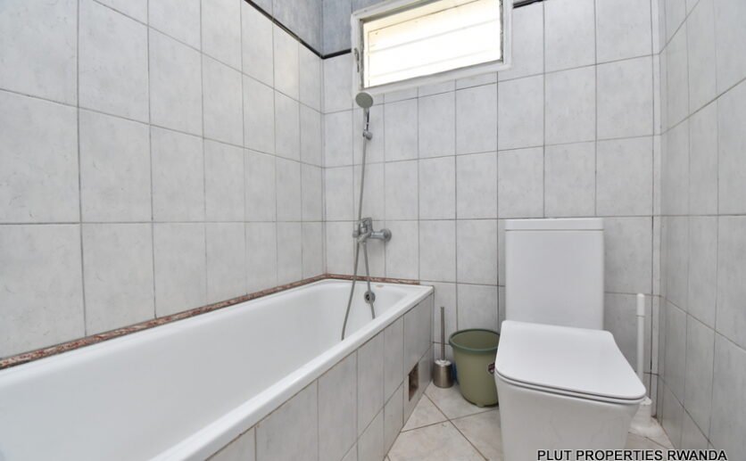 Fully furnished house for rent in Kiyovu.
