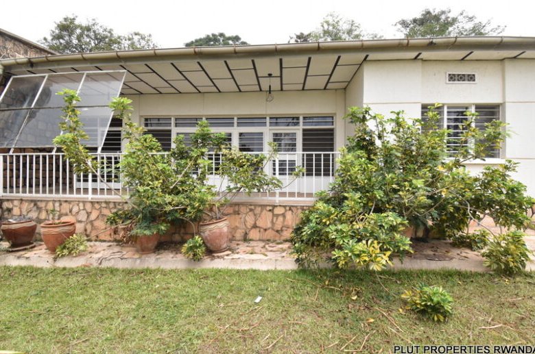 Fully furnished house for rent in Kiyovu.