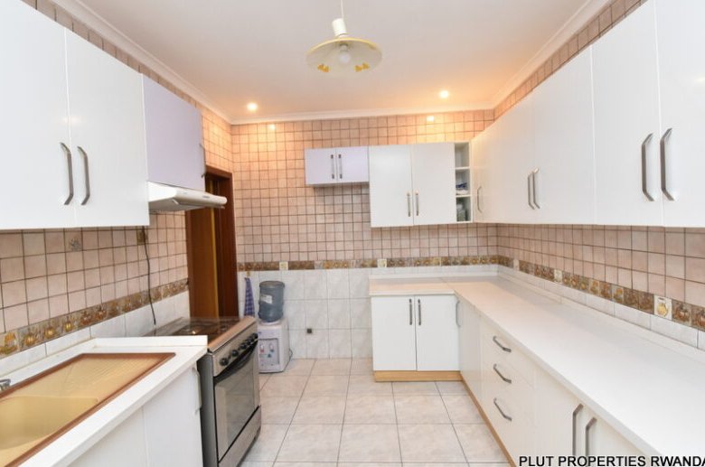 Fully furnished house for rent in Kiyovu.