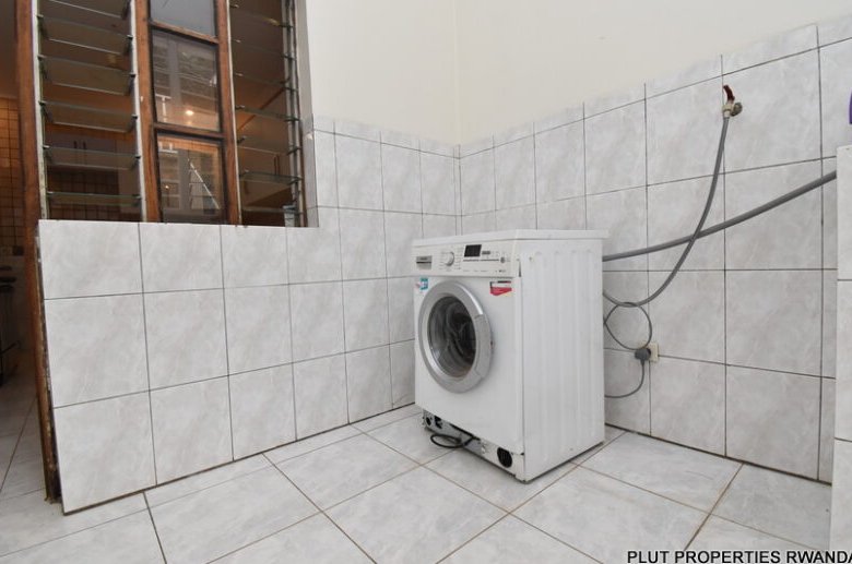 Fully furnished house for rent in Kiyovu.