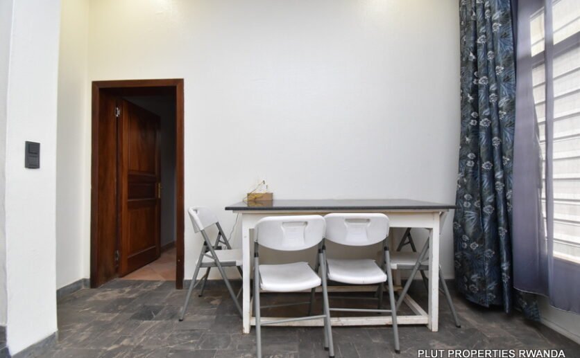 Fully furnished house for rent in Kiyovu.