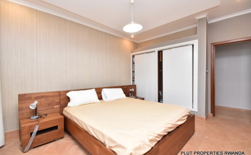 Fully furnished house for rent in Kiyovu.