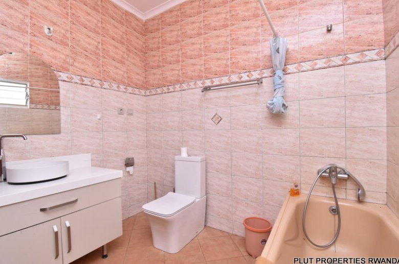 Fully furnished house for rent in Kiyovu.
