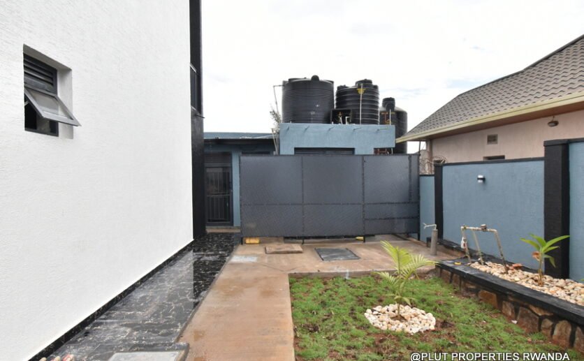 furnished 4 bedrooms house for rent in Kimironko 
