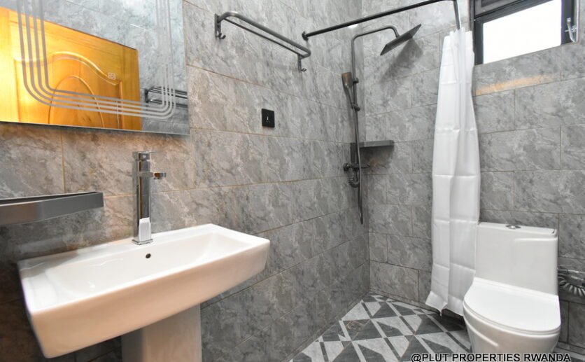 furnished 4 bedrooms house for rent in Kimironko 