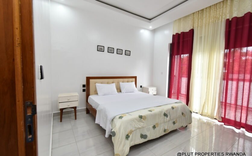 furnished 4 bedrooms house for rent in Kimironko 