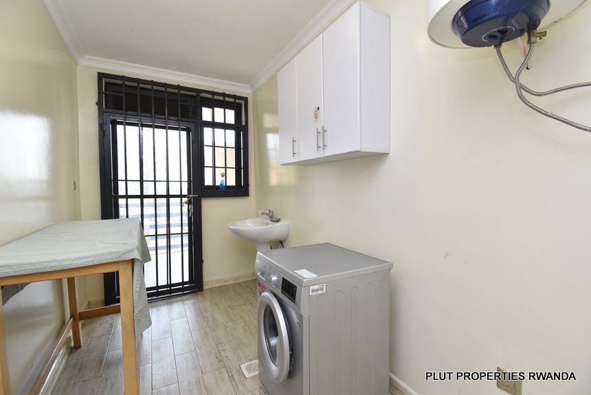 Furnished apartment with pool for rent. 
