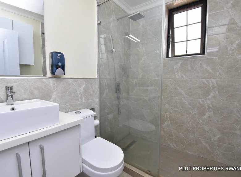Furnished apartment with pool for rent. 