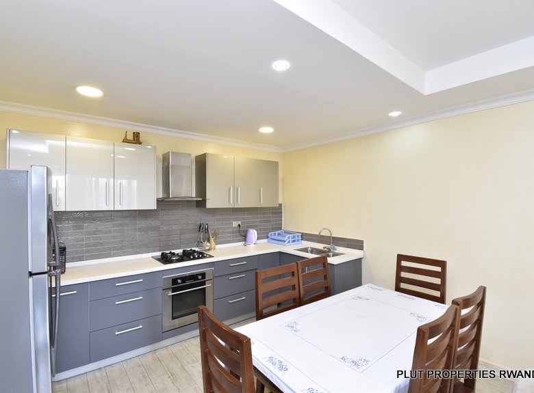 Furnished apartment with pool for rent. 