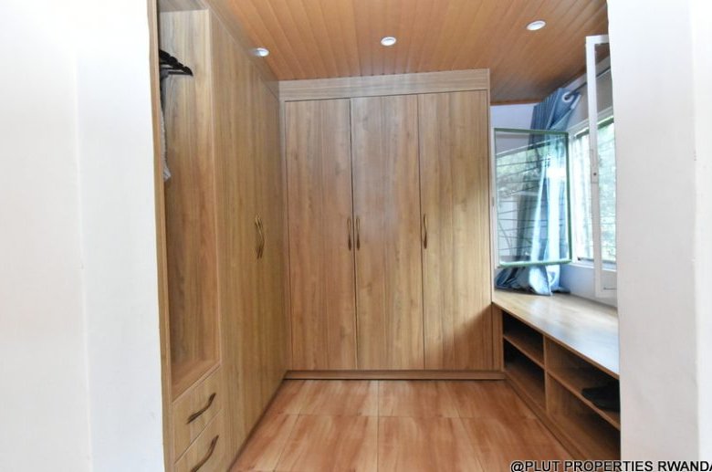 Furnished house for rent in Kiyovu