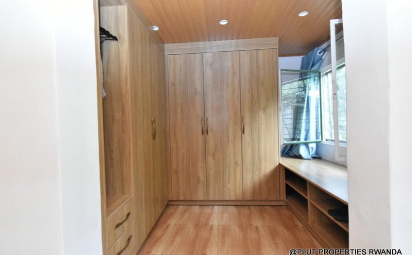Furnished house for rent in Kiyovu