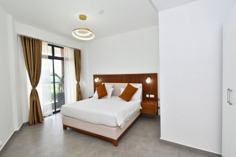 Fully Furnished 2-Bedroom Apartment with Golf Course Views