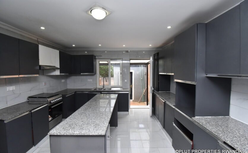 house-for-rent-in-Rebero-3-836×517 House for rent in Rebero
