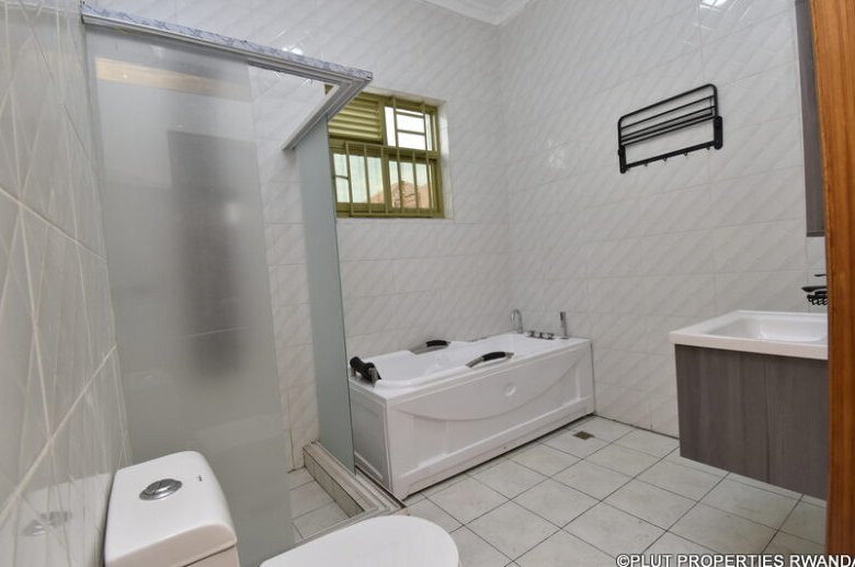 House for sale in Kibagabaga.