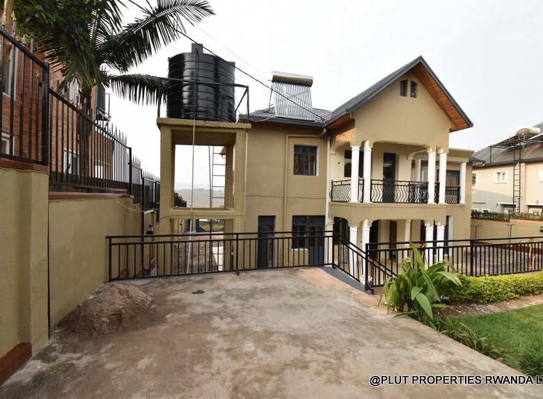 House with pool for rent in Gacuriro Kigali