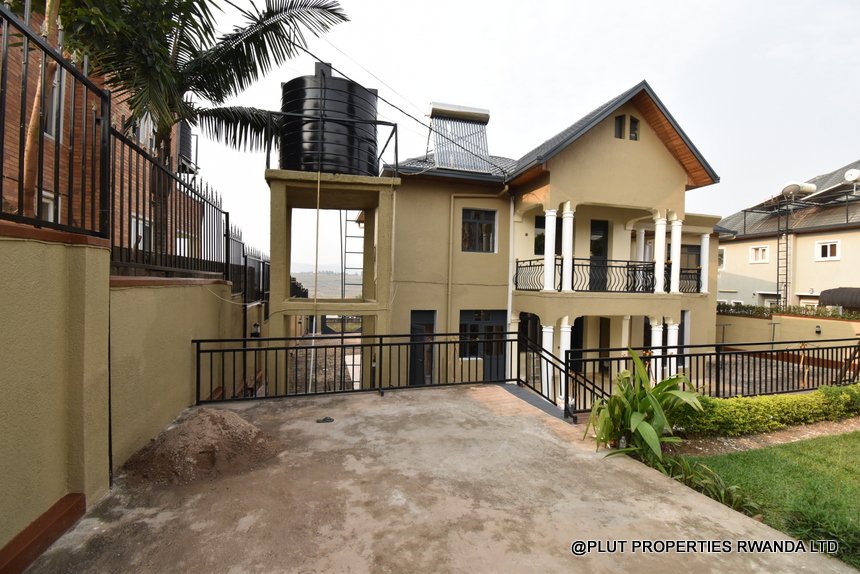 House with pool for rent in Gacuriro Kigali